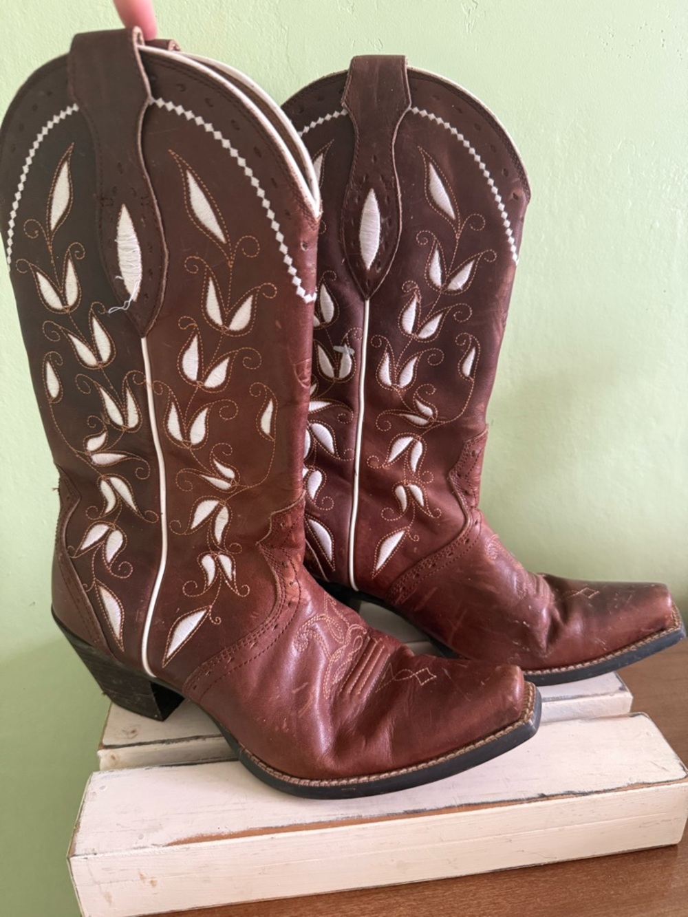 Ariat Point Toe Boots - Picture 3 of 6